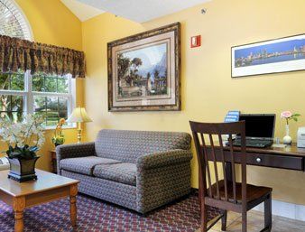 Hometown & Butler Blvd./southpoint Hotel